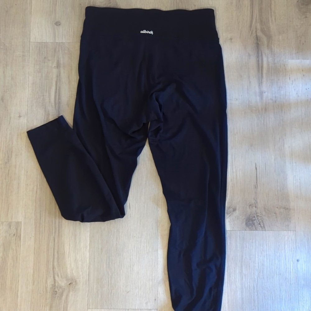 allbirds L Black Leggings With Interior Front Pocket